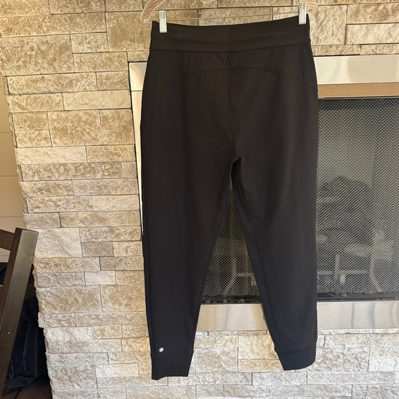 NWT Athleta Headlands Hybrid Trek Jogger Black Pants - Picture 9 of 10